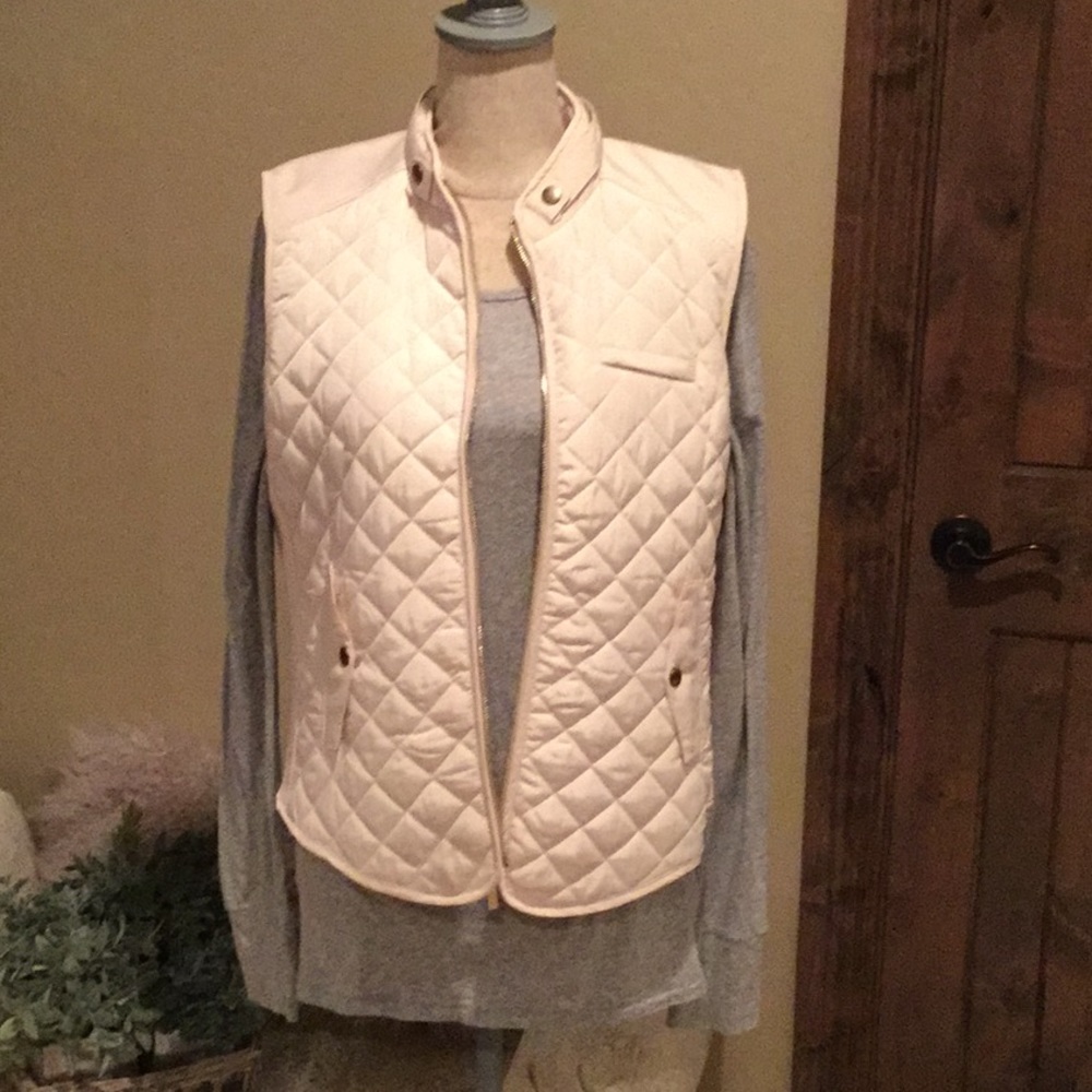 Entro Winter White Quilted Vest...NWT